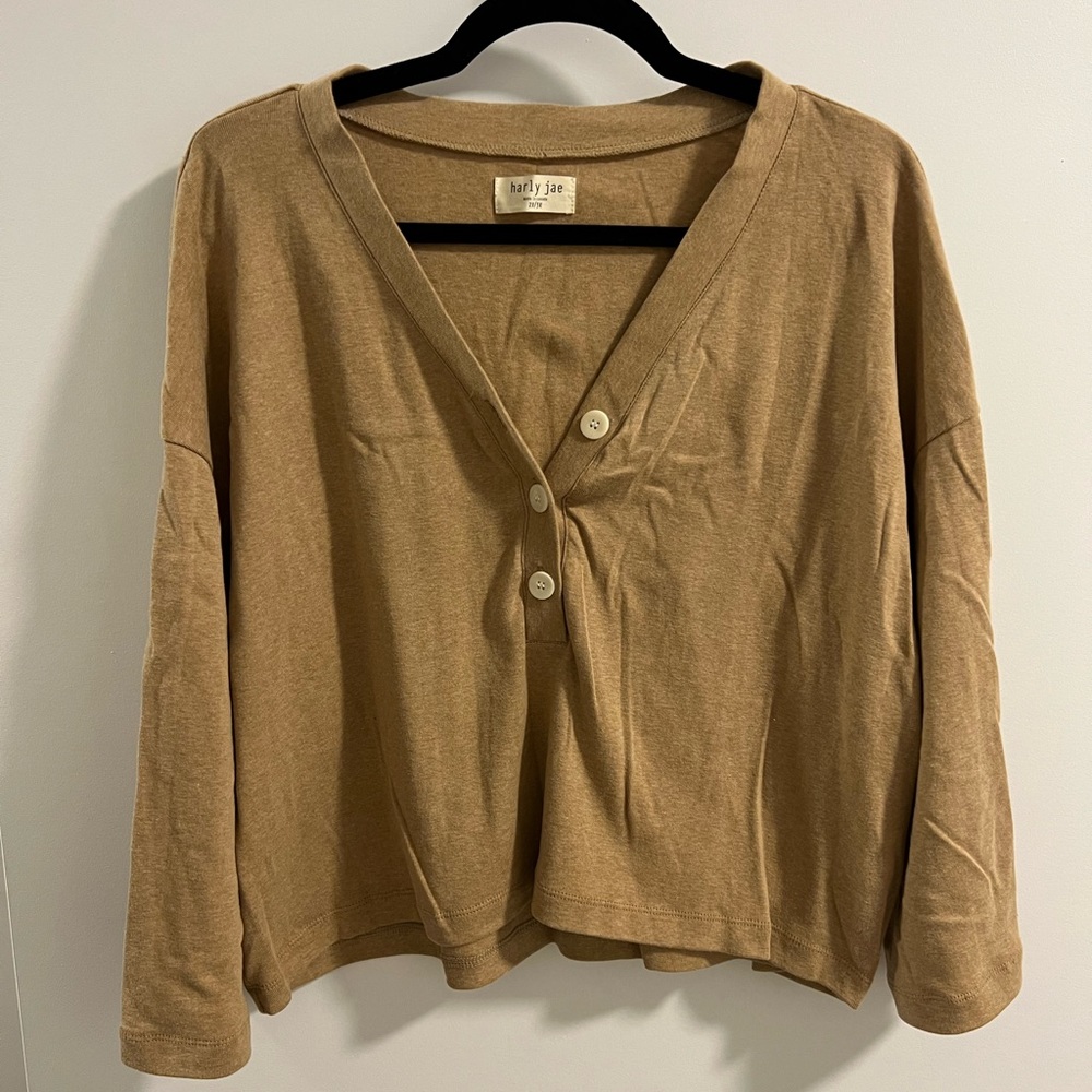 harly jae shirt, 3/4 length sleeves. Worn once, in excellent condition.